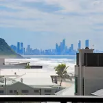 2Br Luxury Central Palm Beach Apartment