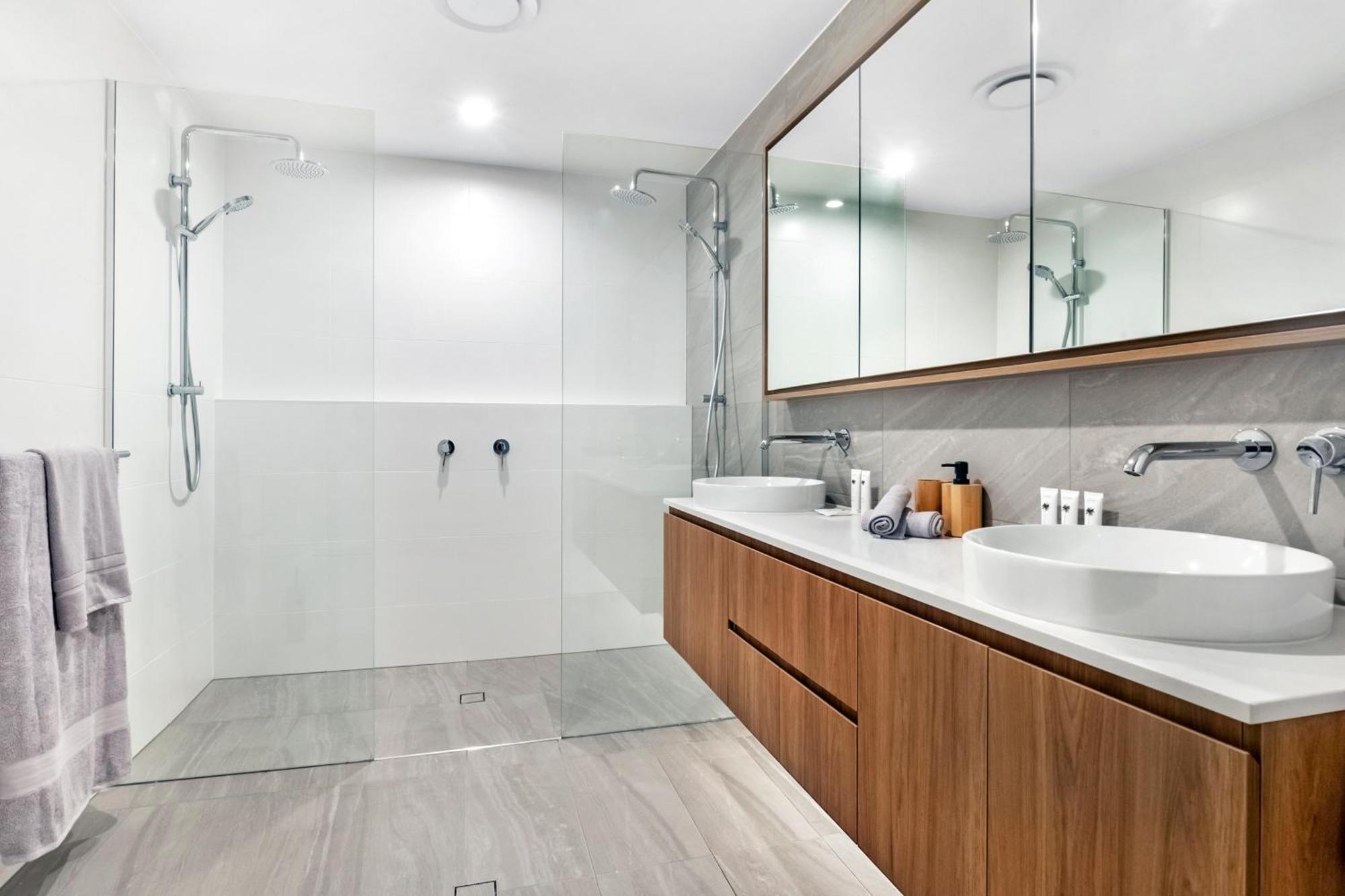 2br Luxury Palm