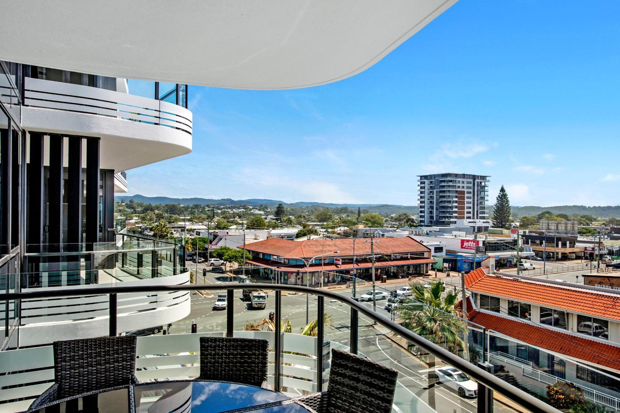 2br Luxury Palm Apartment